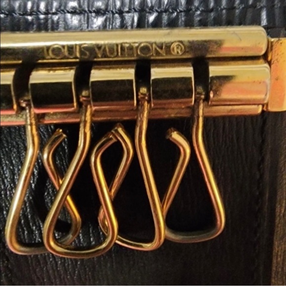 Louis Vuitton Epi Leather 4 Key Holder Epi Leather Black Louis Vuitton - Picture 6 of 13